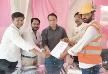 मेगा कैंप में 35 मामलों का निस्तारण, लाइनमैन सम्मानित
