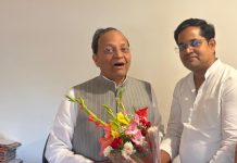 शाहगंज को जनपद और लोकसभा बनाने की मांग, भाजपा राष्ट्रीय महासचिव को दिया ज्ञापन