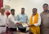 नवागत डीआईओएस से शिक्षणेत्तर कर्मचारी संघ ने की शिष्टाचार भेंट