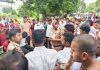 पिकअप की टक्कर से फर्नीचर कारीगर की मौत, मुआवजे की मांग पर सड़क जाम