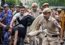 दिल्ली के जंतर-मंतर पर प्रदर्शन: संसद मार्च के दौरान तनाव, पुलिस और प्रदर्शनकारियों में झड़प