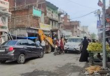 मुख्य मार्ग पर जेसीबी खराब होने से लगा भीषण जाम, घंटों रेंगते रहे वाहन