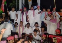 अखिलेश यादव को हिरासत में लिए जाने पर जौनपुर में गरमाई सियासत, सपा कार्यकर्ताओं का प्रदर्शन