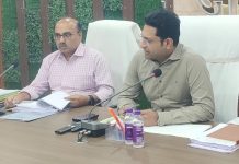 पीएम आवास योजना की समीक्षा में डीएम सख्त, 3694 आवेदनों की जांच लंबित मिलने पर जताई नाराजगी