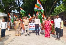 छात्राओं ने निकाली तिरंगा रैली, गूंजे देशभक्ति के नारे
